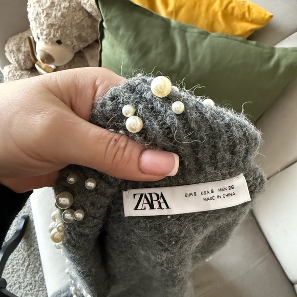 Zara Gray Pearl-Studded Blazer - Picture 4 of 5